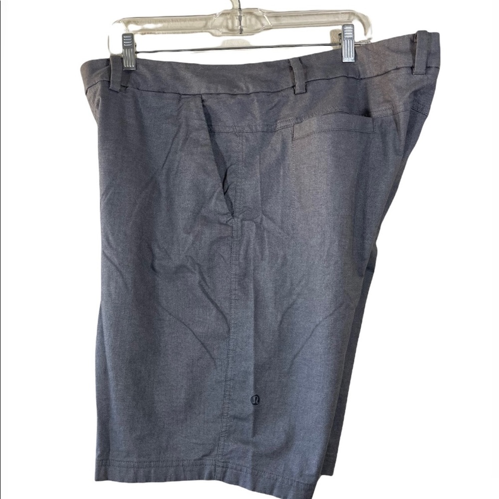 Lululemon Mens grey/ blue shorts/ size 36